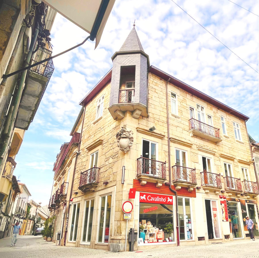 Exterior of the T2 Duplex Excelsior in the historic centre of Vila Real